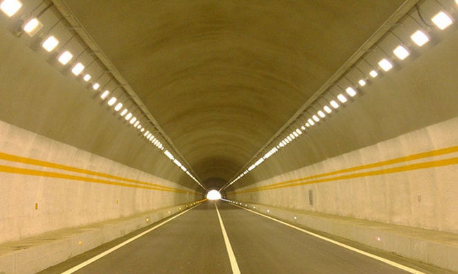 بهره‌گیری از روشنایی هوشمند در تونل‌ها و تقاطع‌های پیچیده